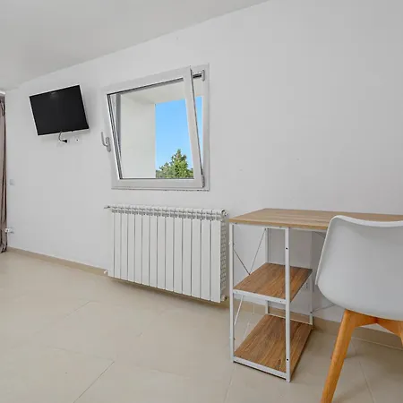 La Maddalena 6&2, Emma *