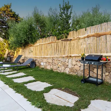 Villa La Maddalena 6&2, Emma