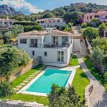 Villa La Maddalena 6&2, Emma Arzachena